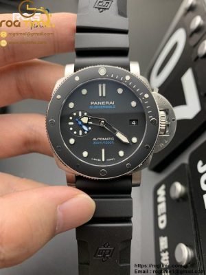 PAM683 Luminor Submersible VSF 1:1 Best Edition on Black Rubber Strap P.9010